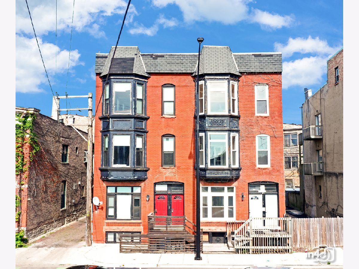 Rented Chicago Illinois, 115 Paulina