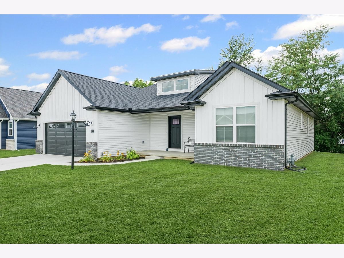  Sold Mahomet Illinois, 705 Cole