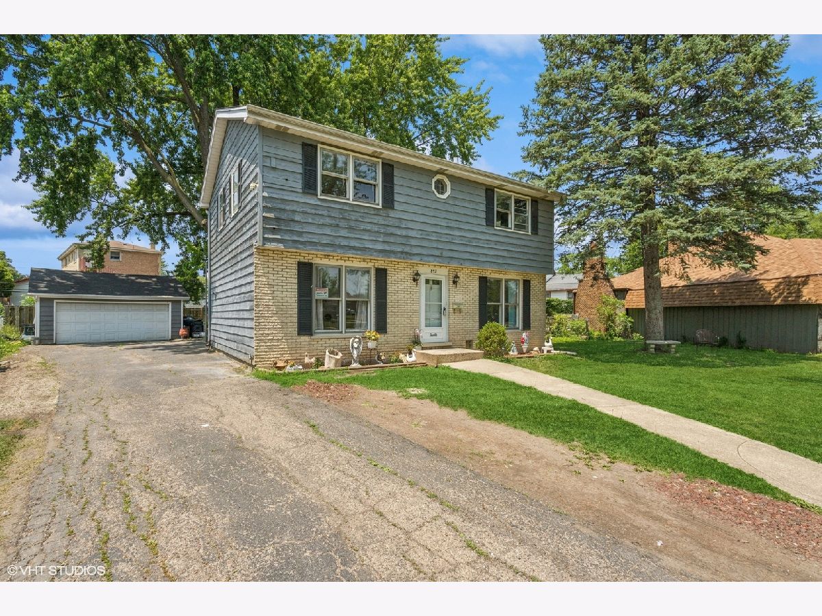Homes & Condos & Townhomes Sold Brentwood Terrace Bensenville Illinois, 852 Pamela