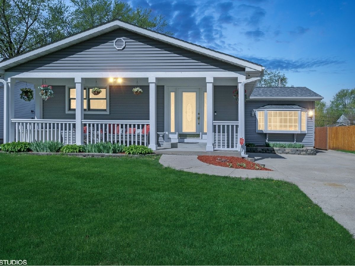 Homes For Sale Lakeland Park Mchenry Illinois, 1713 Meadow Lane