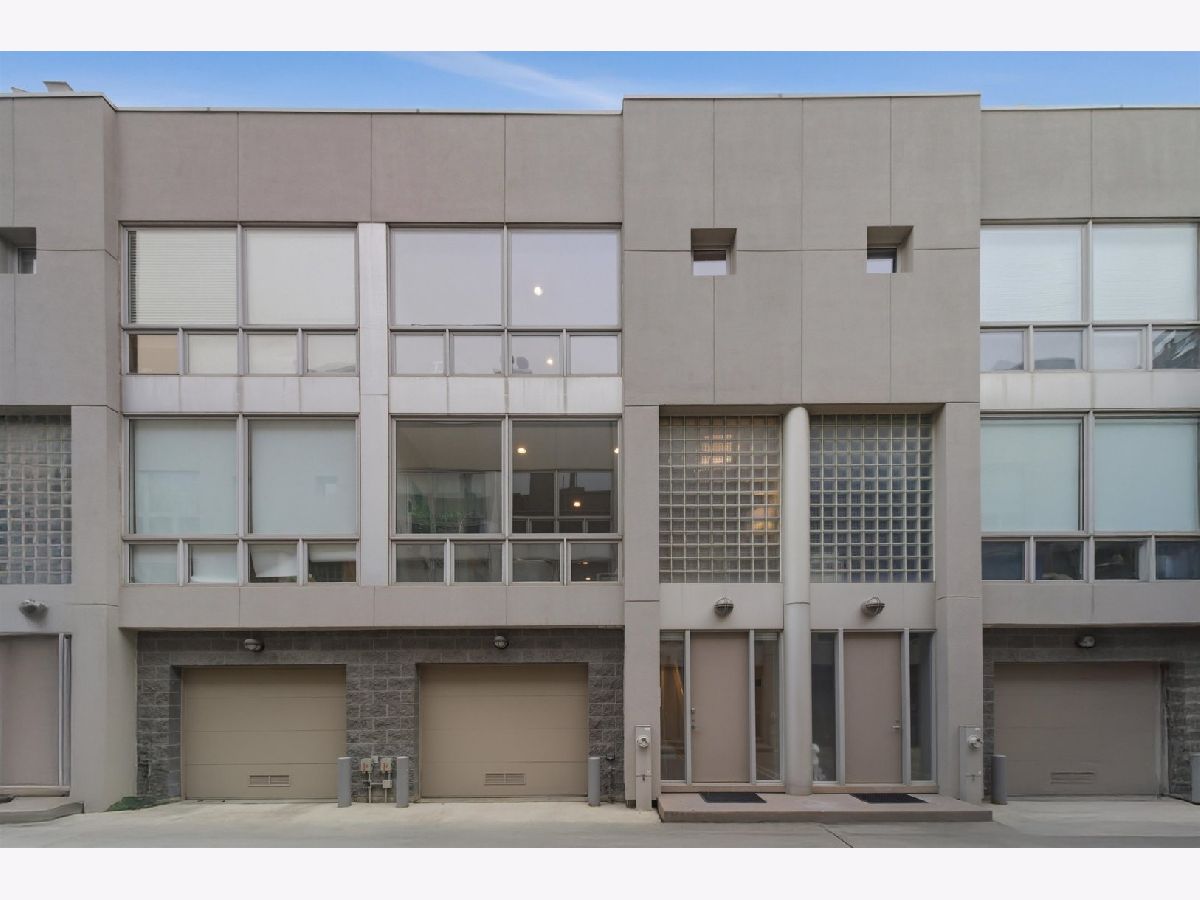  For Sale Chicago Illinois, 678 Peoria Street