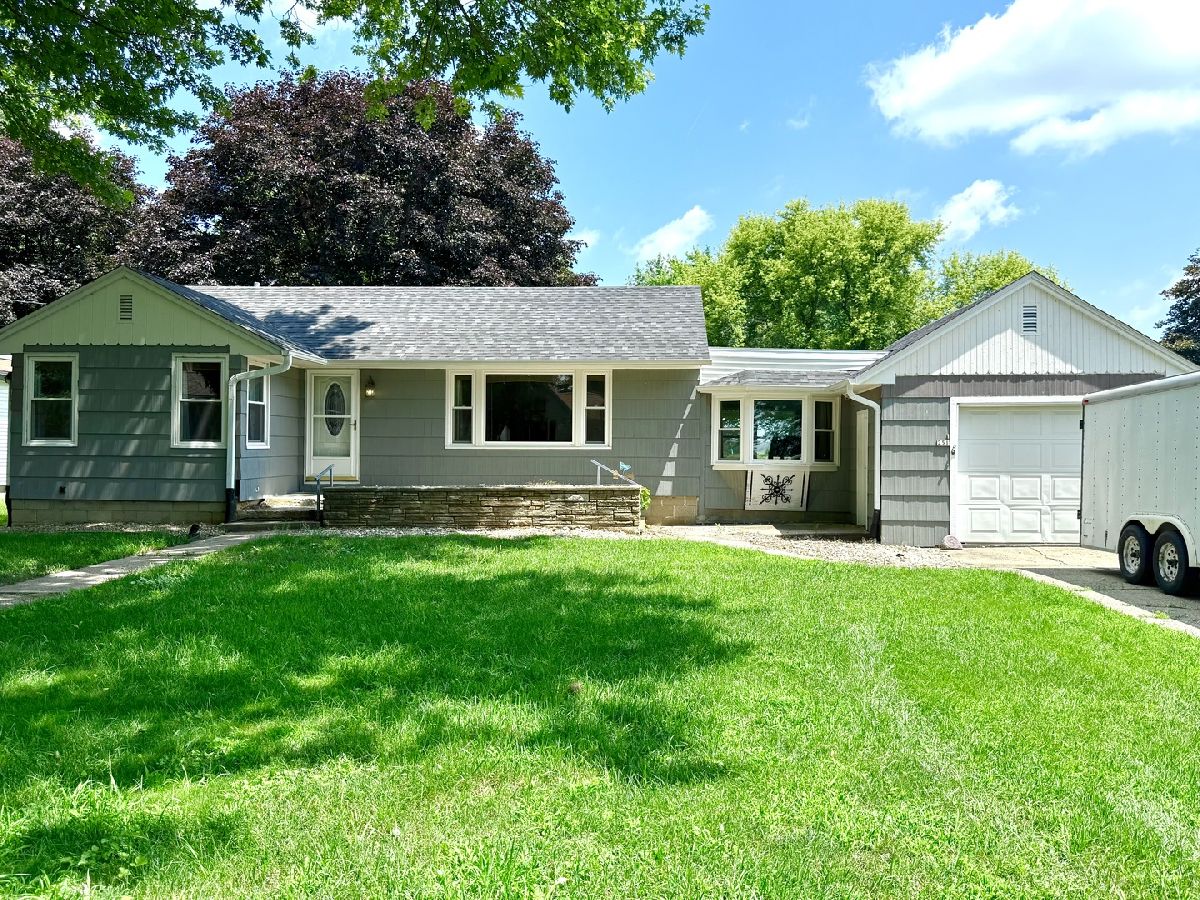  Sold Paw Paw Illinois, 251 Chapman