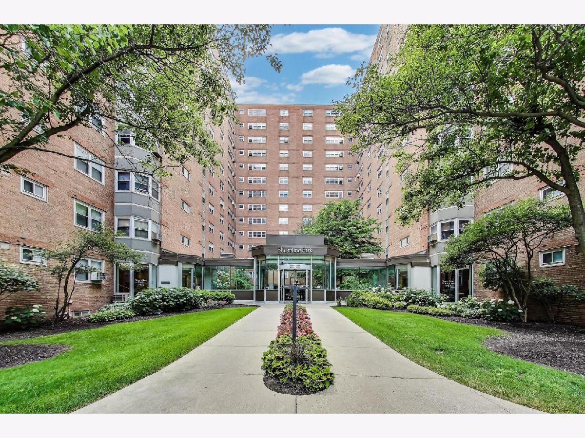 Condominiums Sold Shoreline Park Chicago Illinois, 4970 Marine