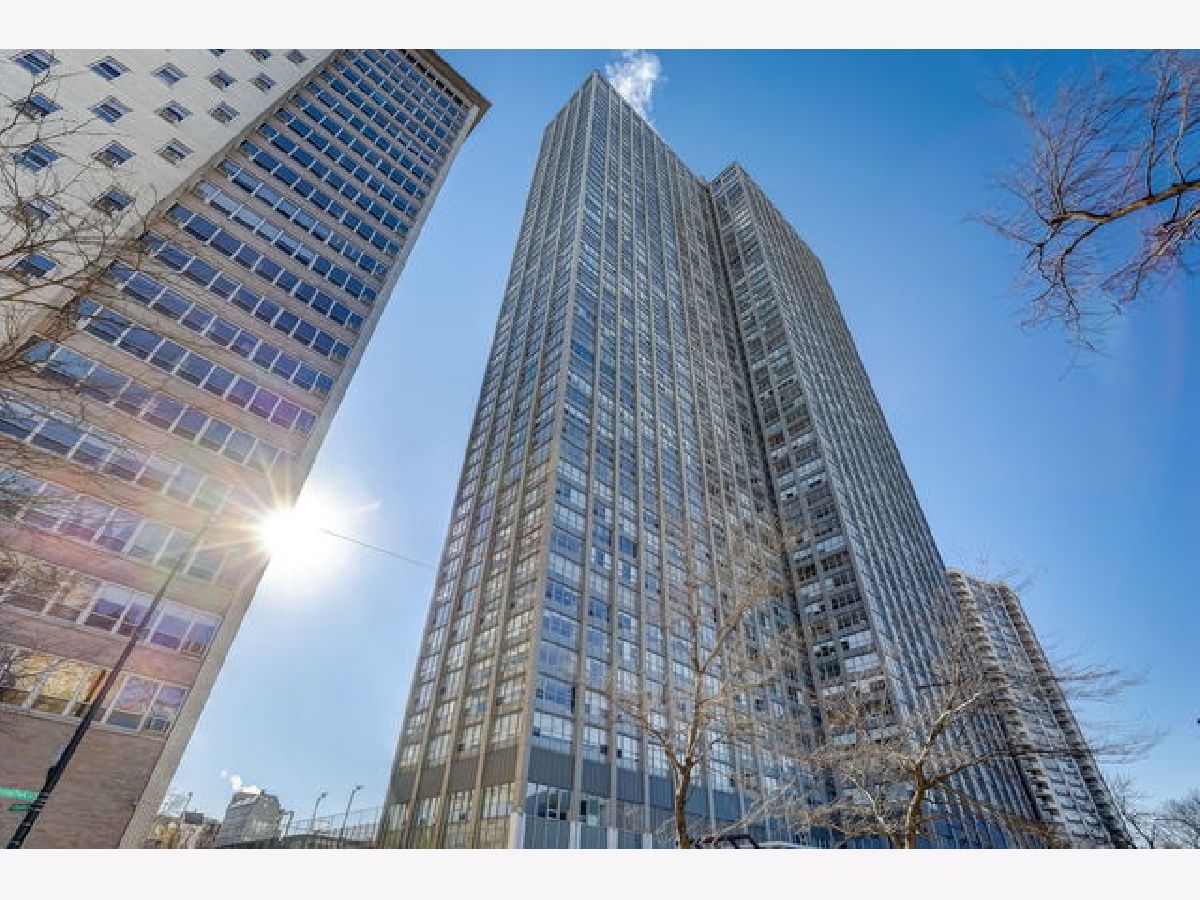 Condominiums Rented Park Place Tower Chicago Illinois, 655 Irving Park
