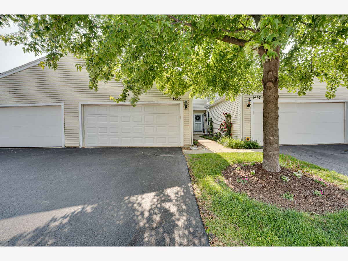 Townhomes & Homes Rented Country Lakes Naperville Illinois, 1633 Hilton Head