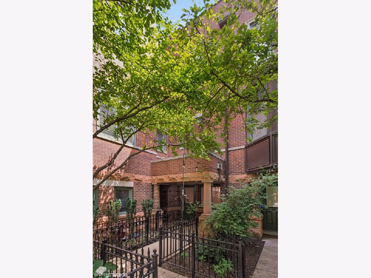 Townhomes & Condos & Homes Sold Altgeld Club Chicago Illinois, 1351 Altgeld