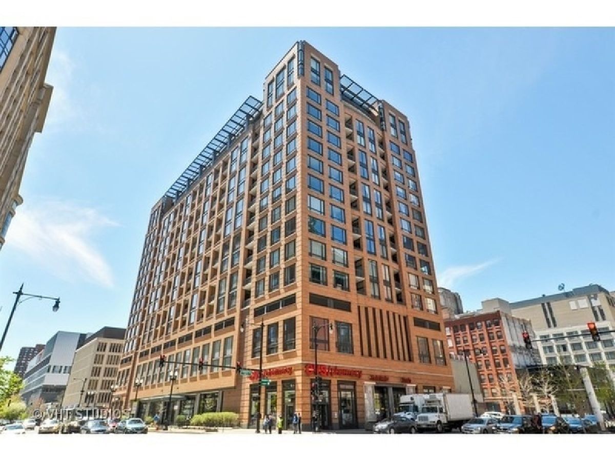 Condominiums Rented Library Tower Chicago Illinois, 520 State