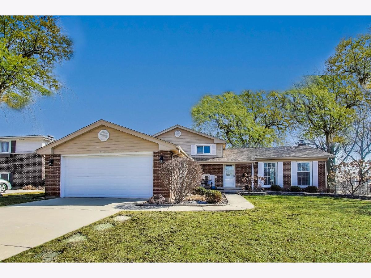 Homes & Condominiums Sold Greenbrier Arlington Heights Illinois, 2023 Shenandoah