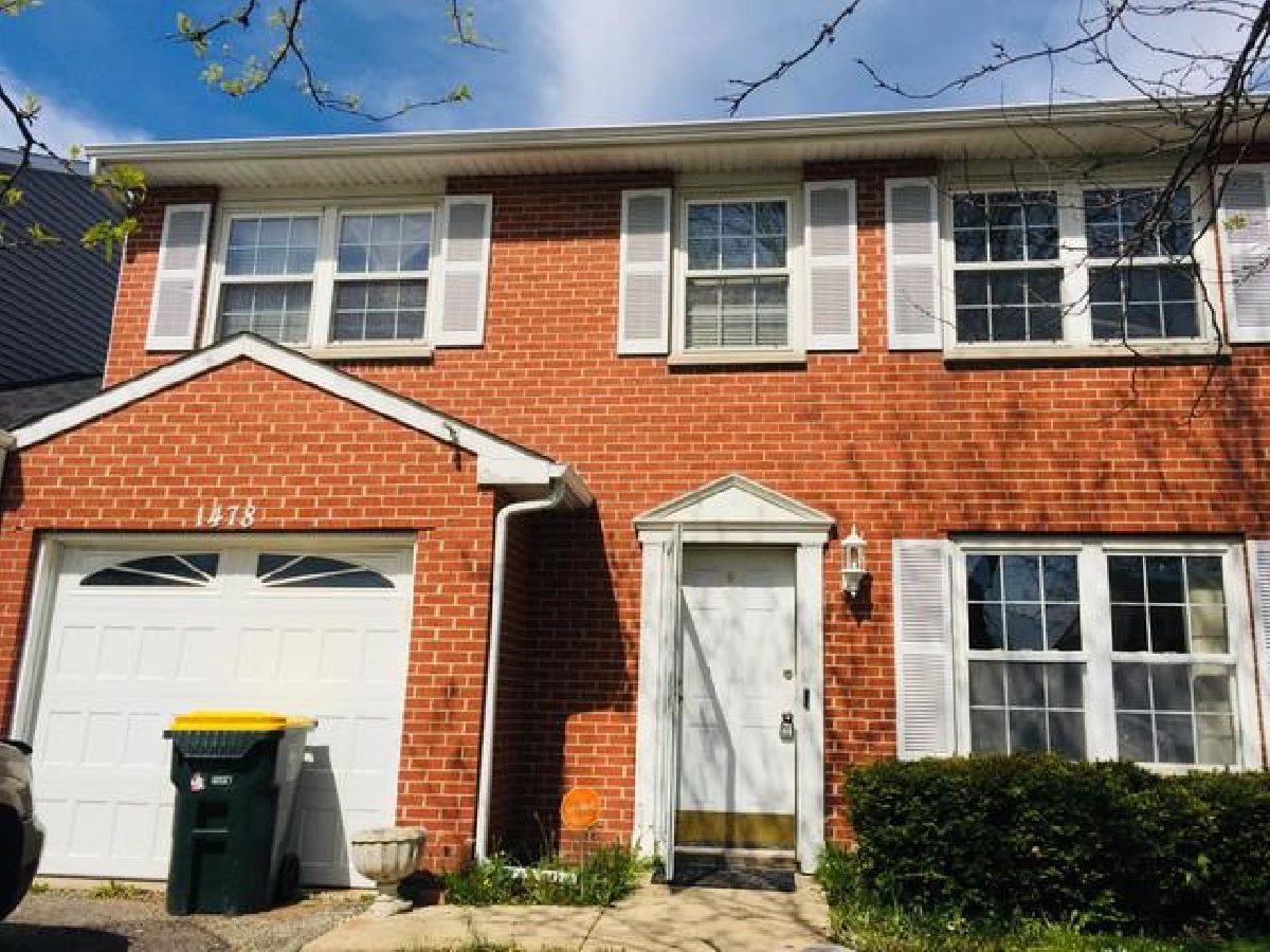 Townhomes & Homes For Rent Spring Valley Carol Stream Illinois, 1478 Oxford