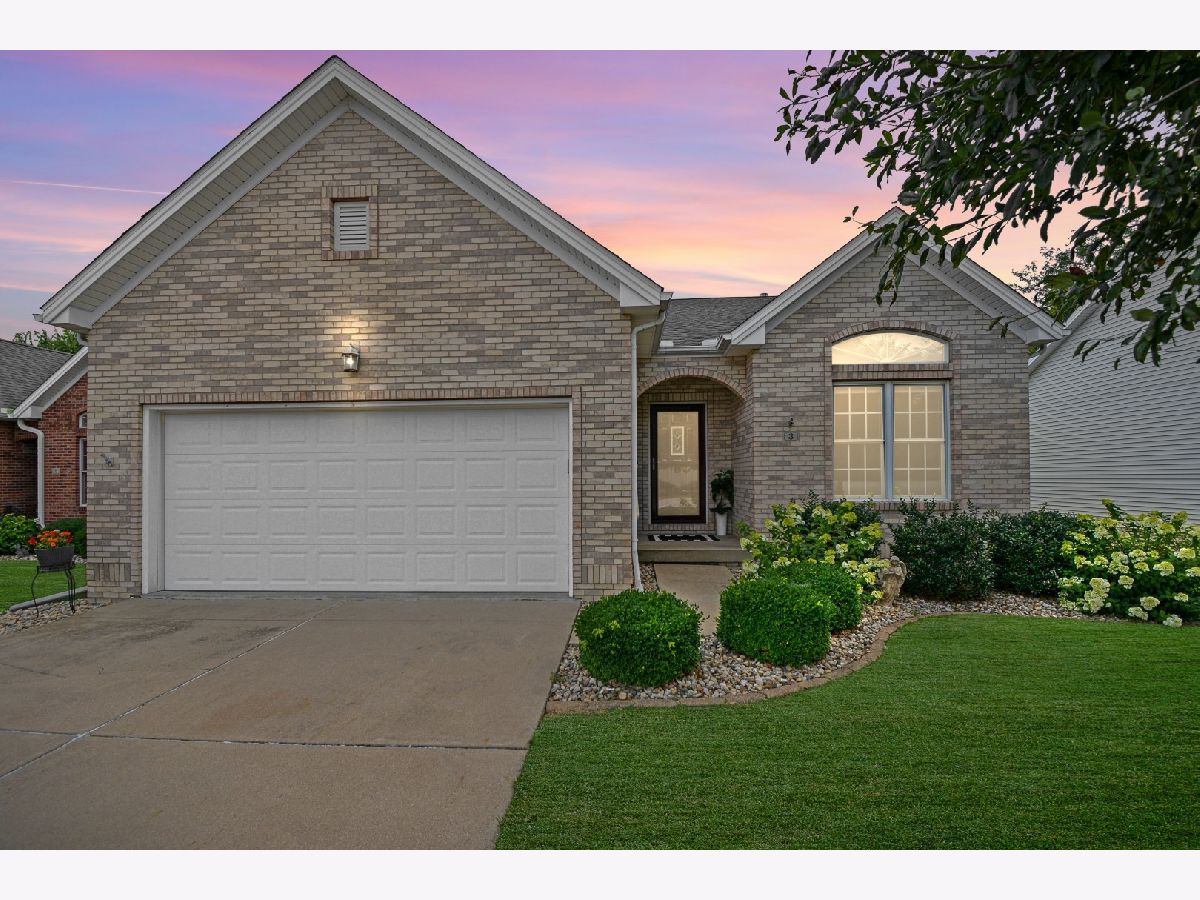 Homes & Condos & Townhomes Sold Ireland Grove Bloomington Illinois, 3 Crista Ann