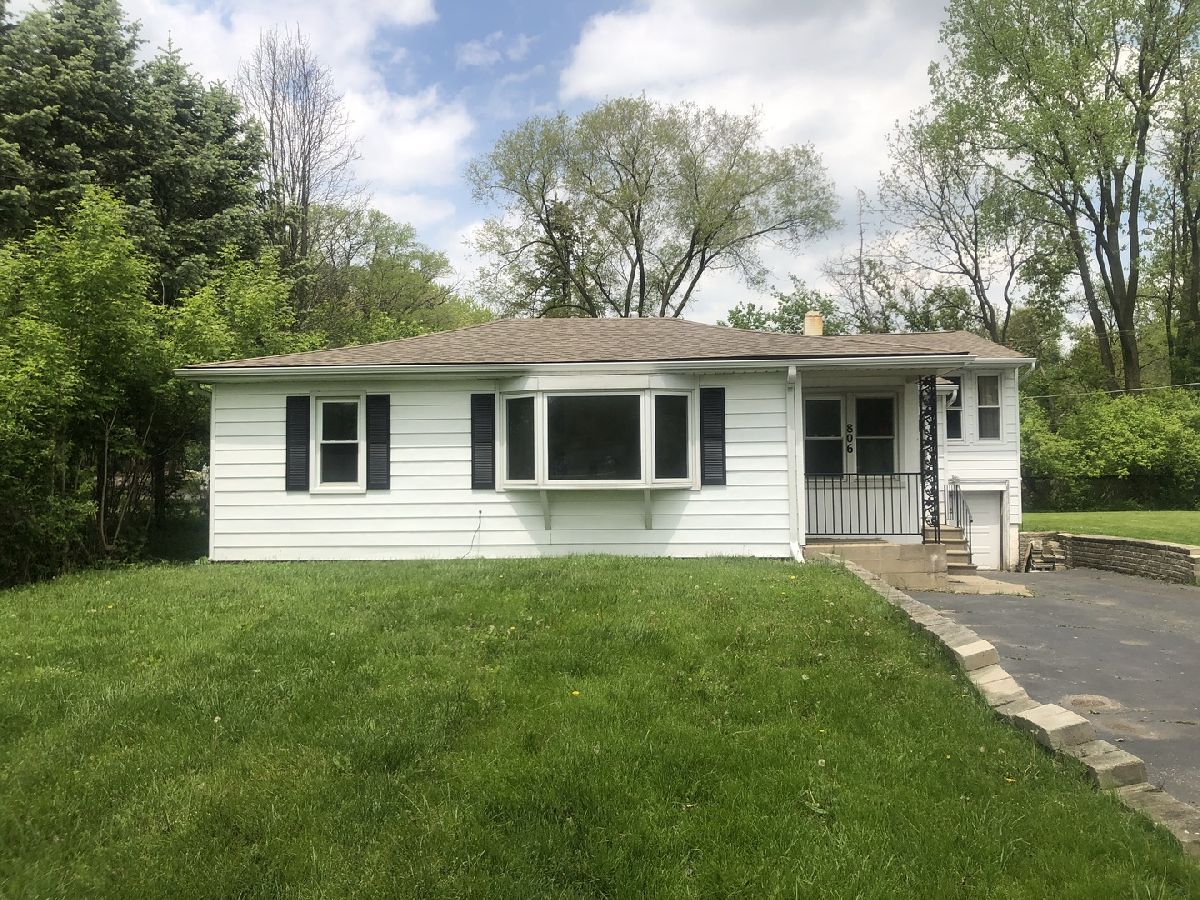 For Rent Lake In The Hills Illinois, 806 Menominee