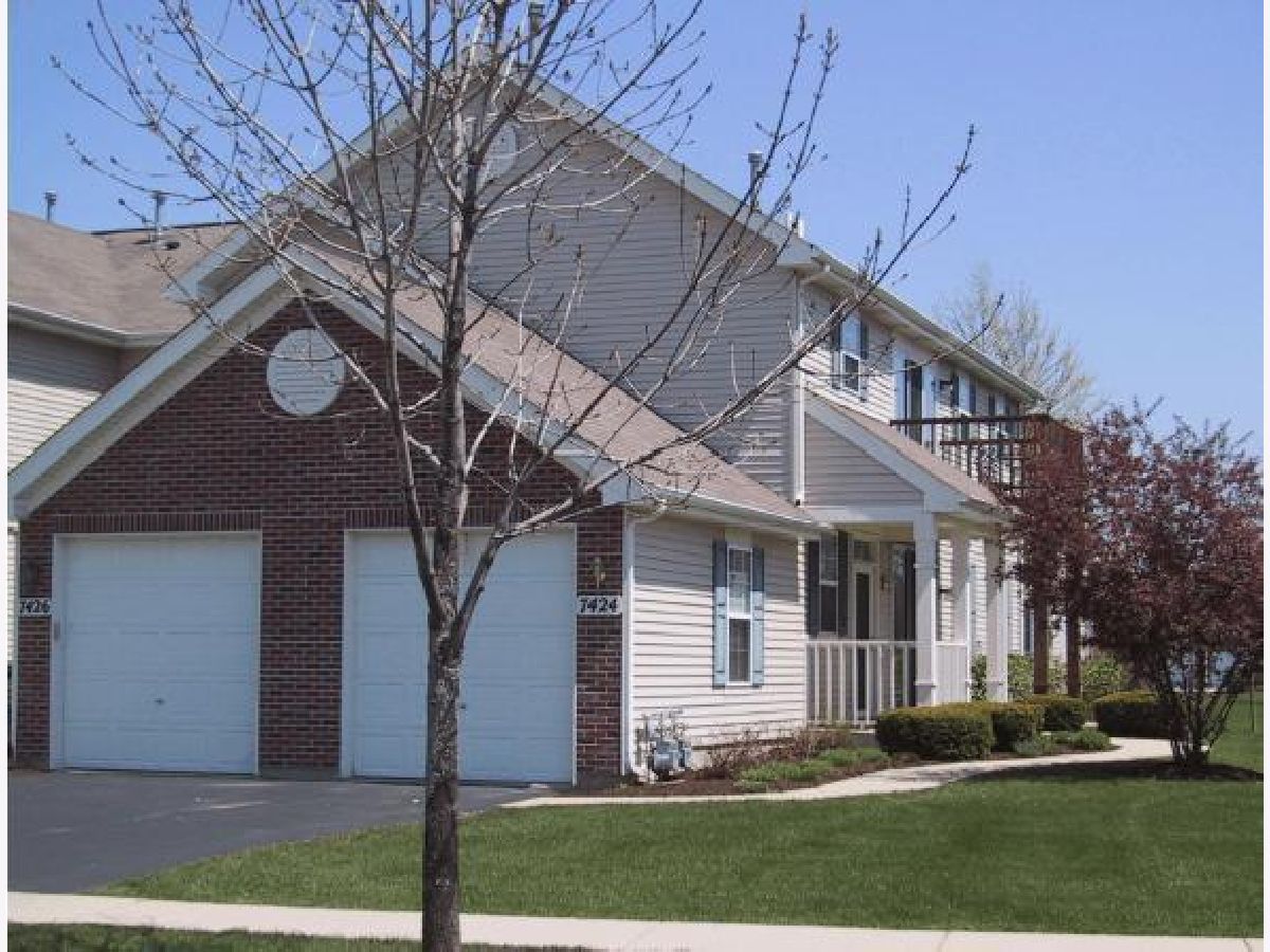  Rented Carpentersville Illinois, 7424 Grandview