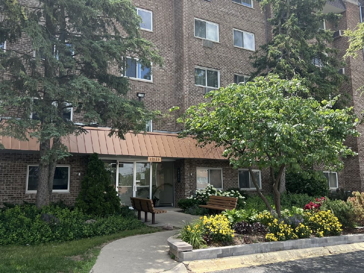 Condominiums Rented Regency Condominiums Glenview Illinois, 10353 Dearlove