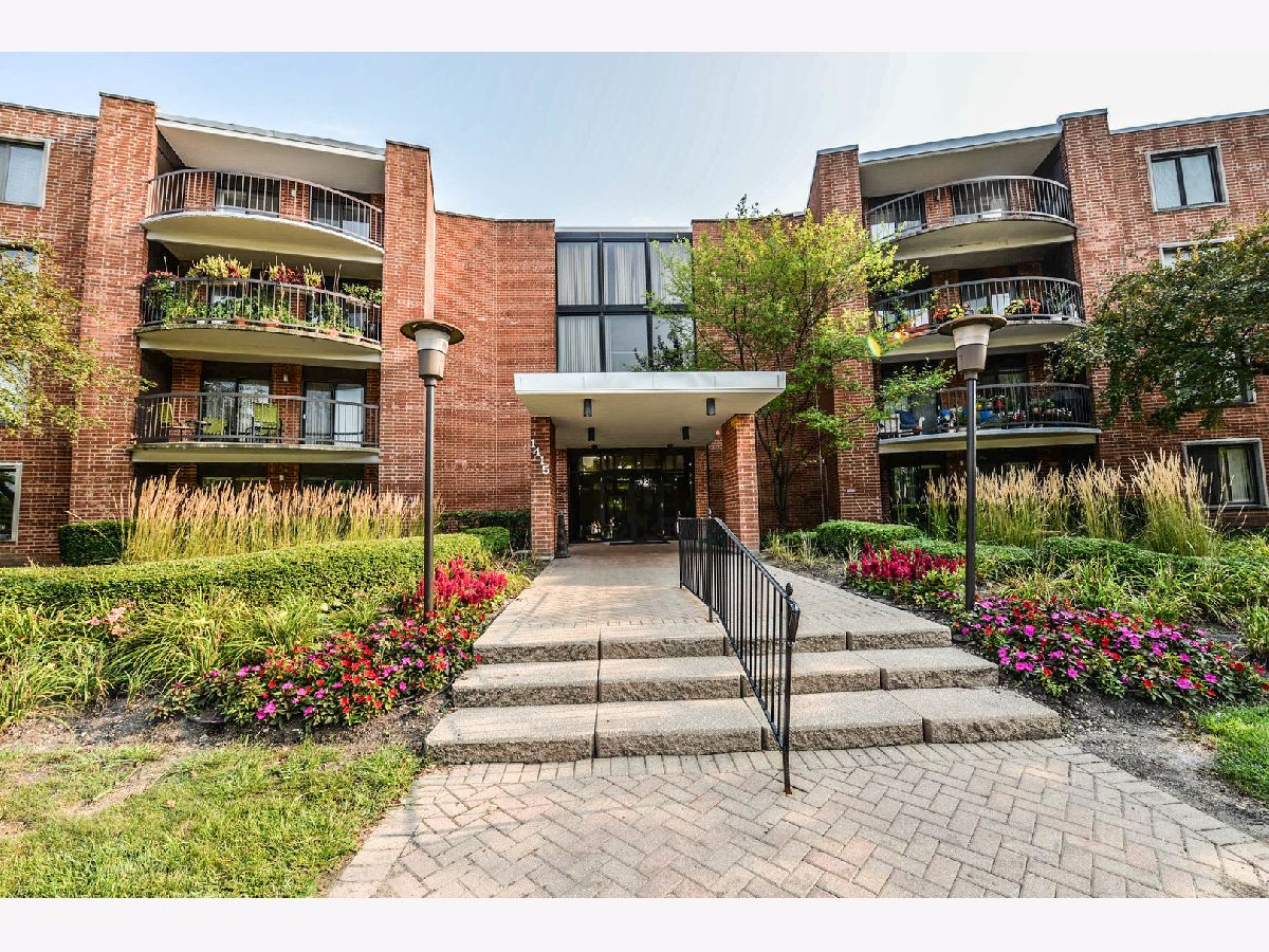  Rented Arlington Heights Illinois, 1415 Central
