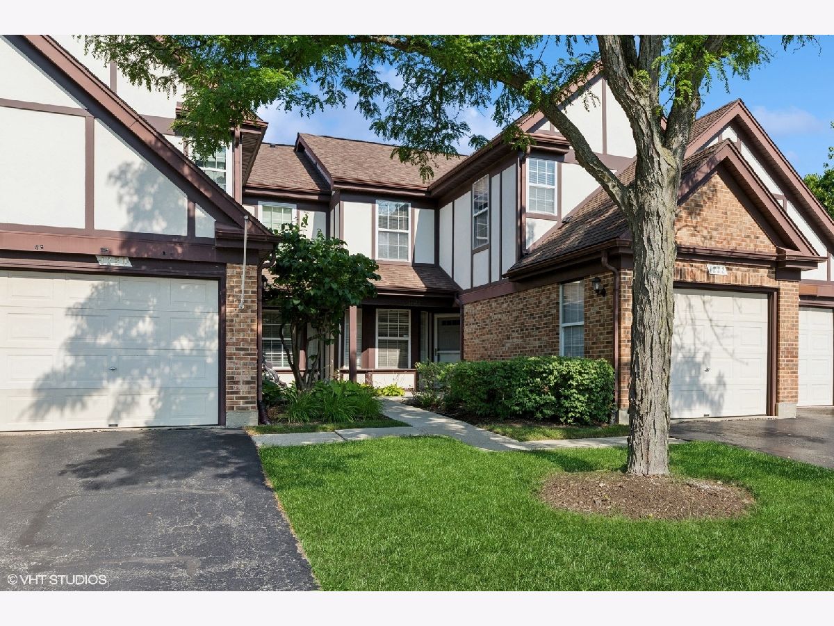 Homes & Townhomes & Condos Sold Old Farm Village Buffalo Grove Illinois, 1222 Wellington