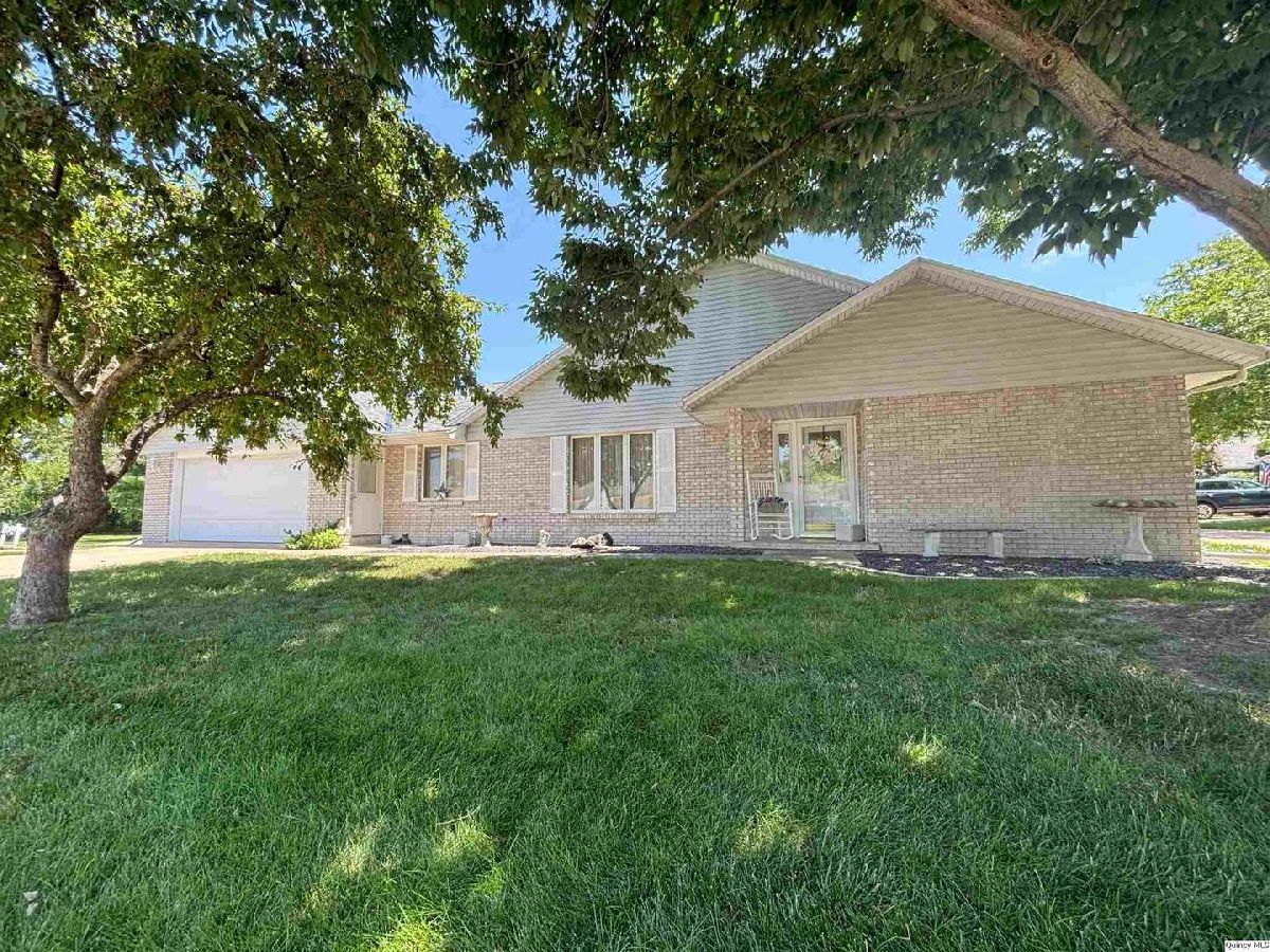  Sold Quincy Illinois, 3006 Bluff Ridge
