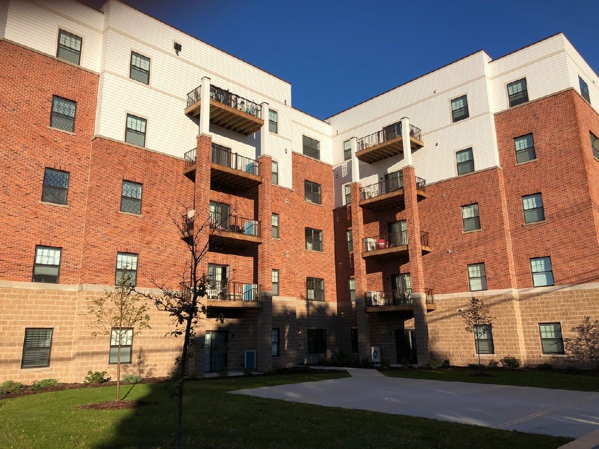  Rented Woodstock Illinois, 301 Madison