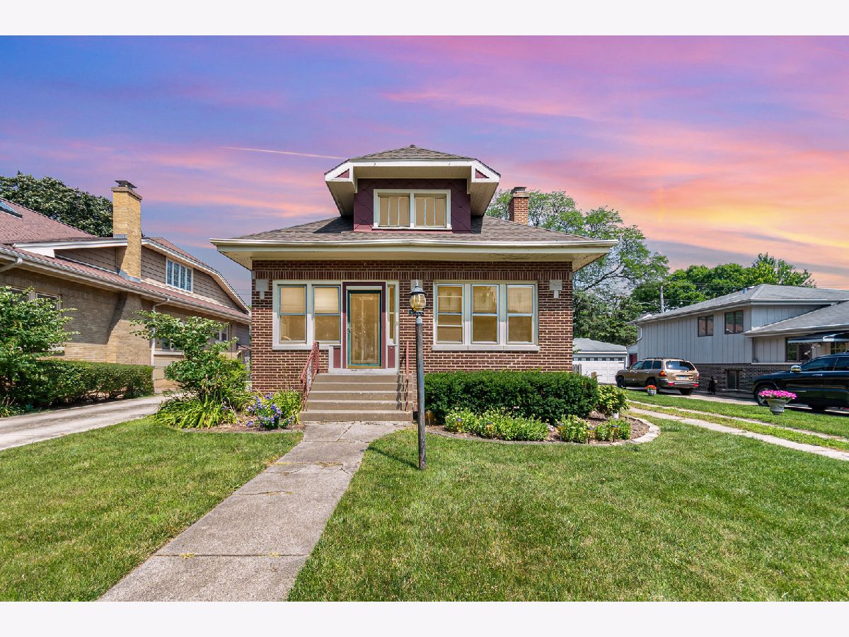  Sold La Grange Park Illinois, 811 Robinhood