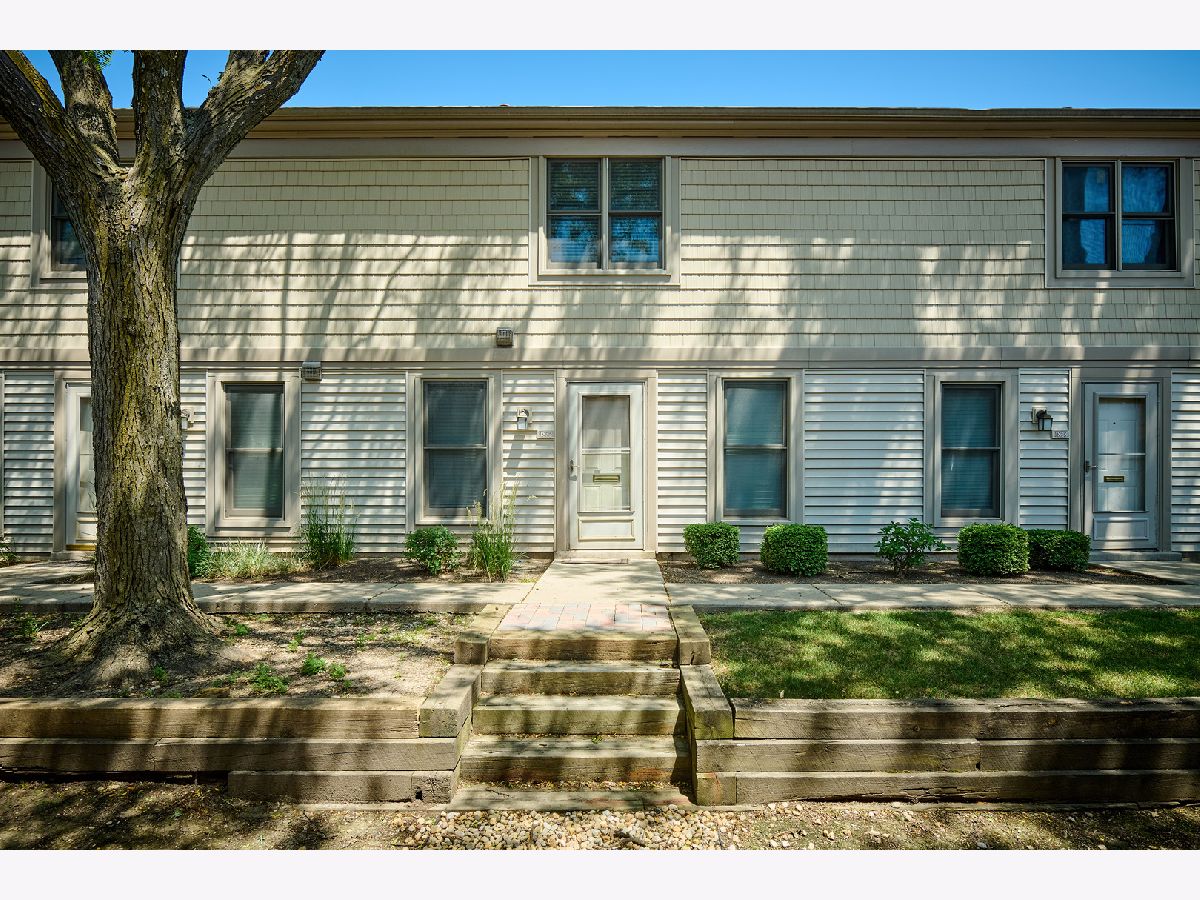  For Sale Hoffman Estates Illinois, 1832 Bristol Walk Lane
