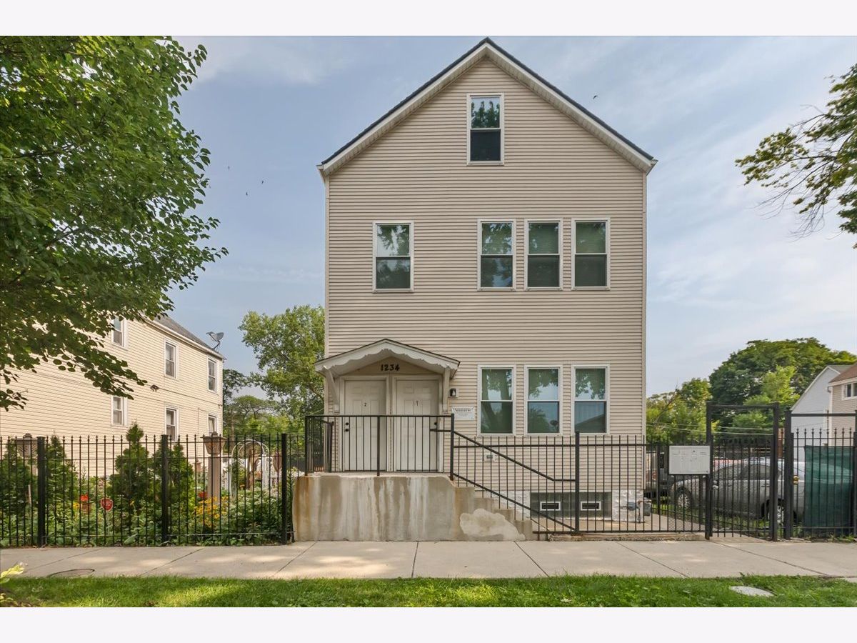 Rented Chicago Illinois, 1234 49th