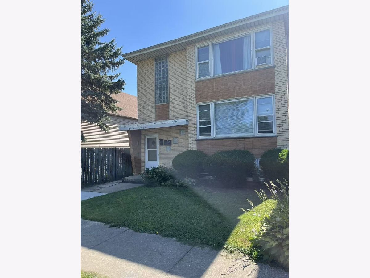 Rented Chicago Illinois, 5751 Hamilton