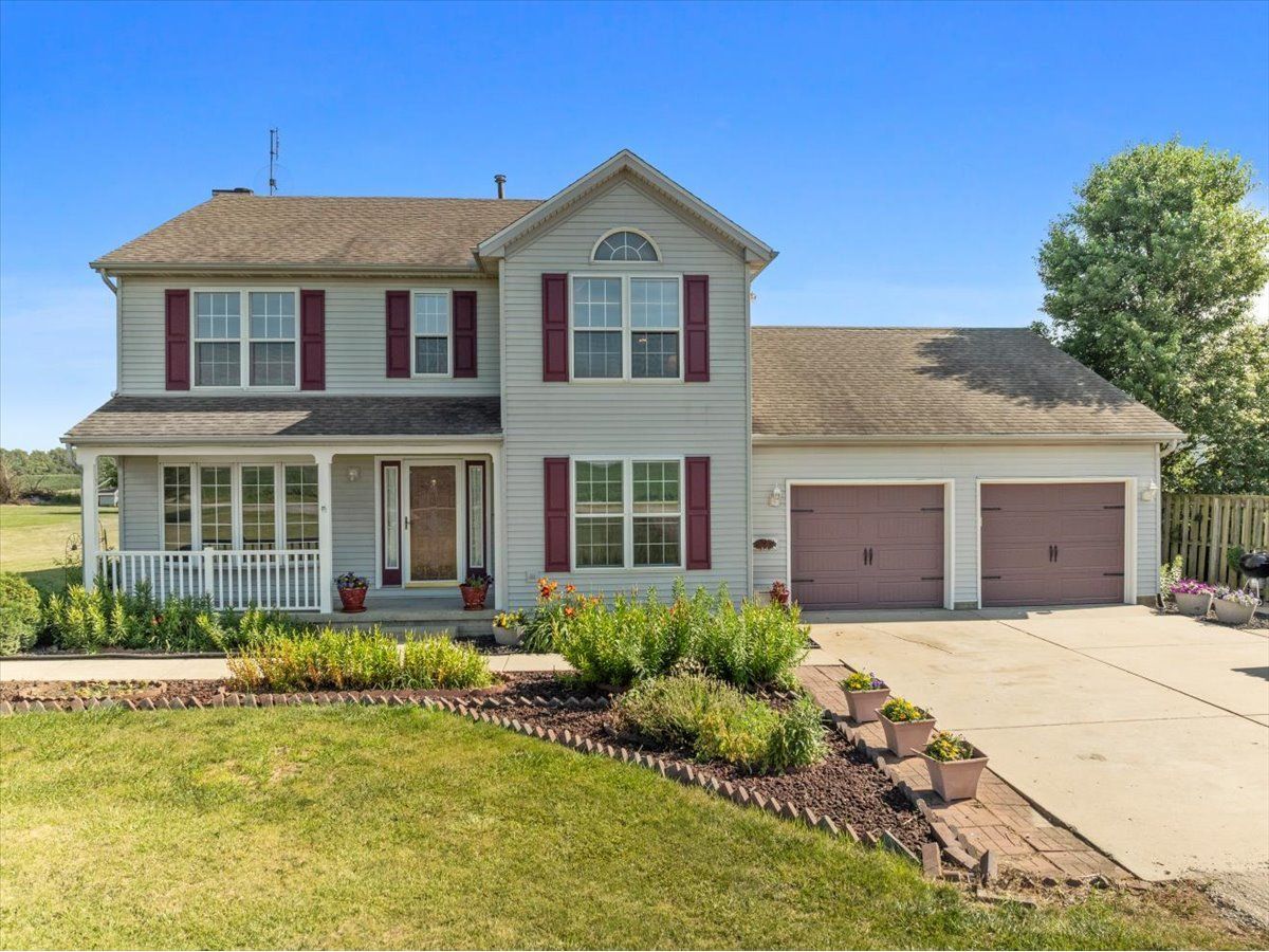  For Sale Hudson Illinois, 14057 2400 Road