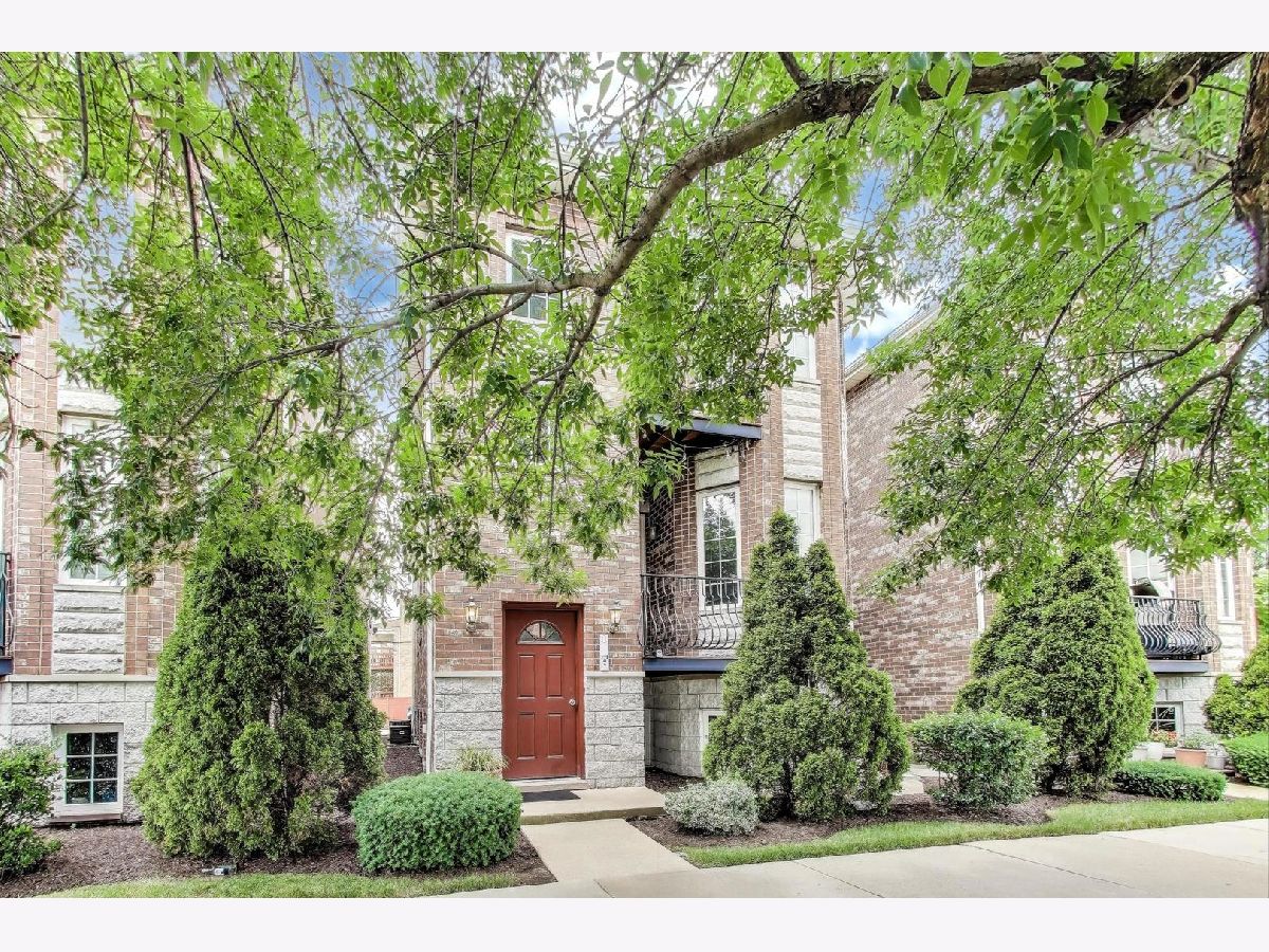 Rented Chicago Illinois, 5924 Milwaukee