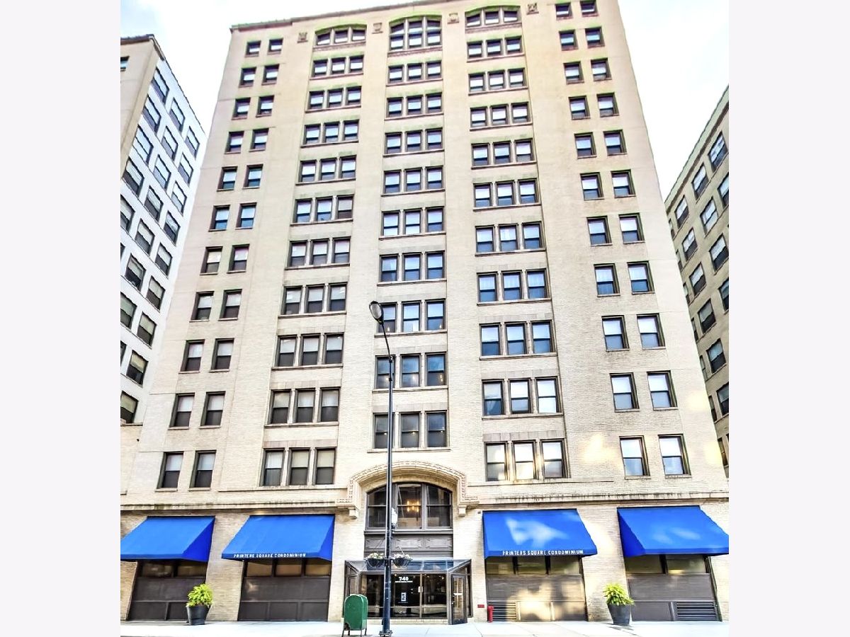 Condominiums Rented Printers Square Chicago Illinois, 740 Federal