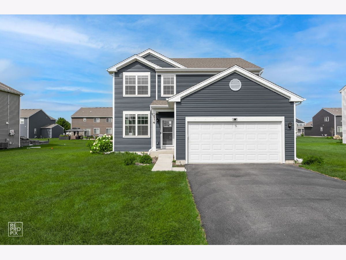  For Rent Oswego Illinois, 714 Juniper