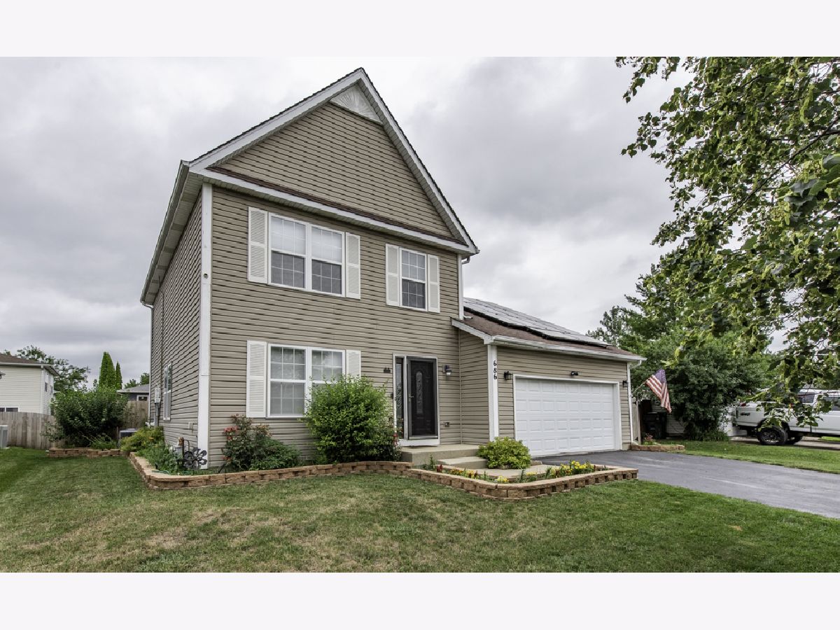 For Sale Round Lake Heights Illinois, 686 Chippewa Circle