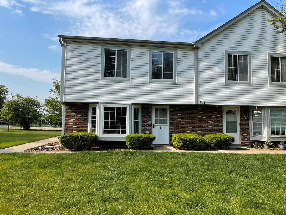  Rented Bartlett Illinois, 211 Oneida