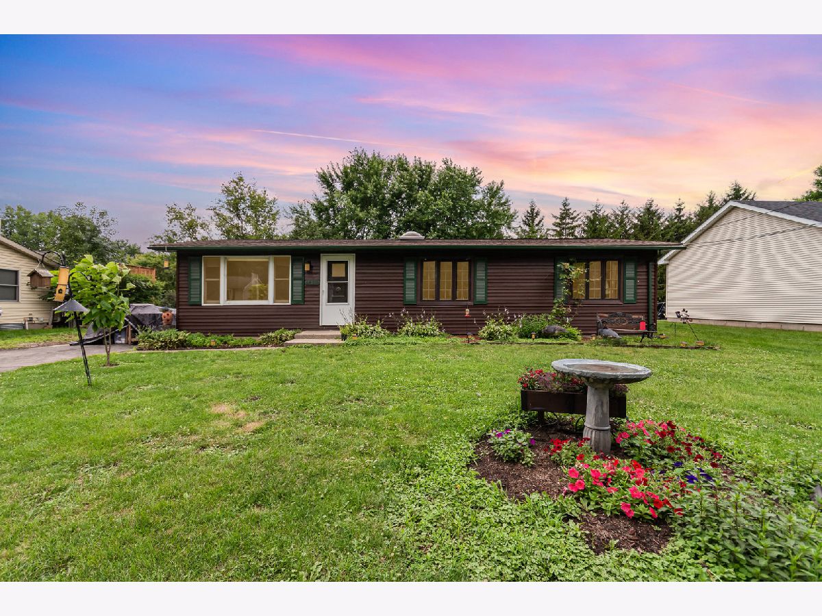 Homes Sold Algonquin Shores Algonquin Illinois, 1420 Manhatas