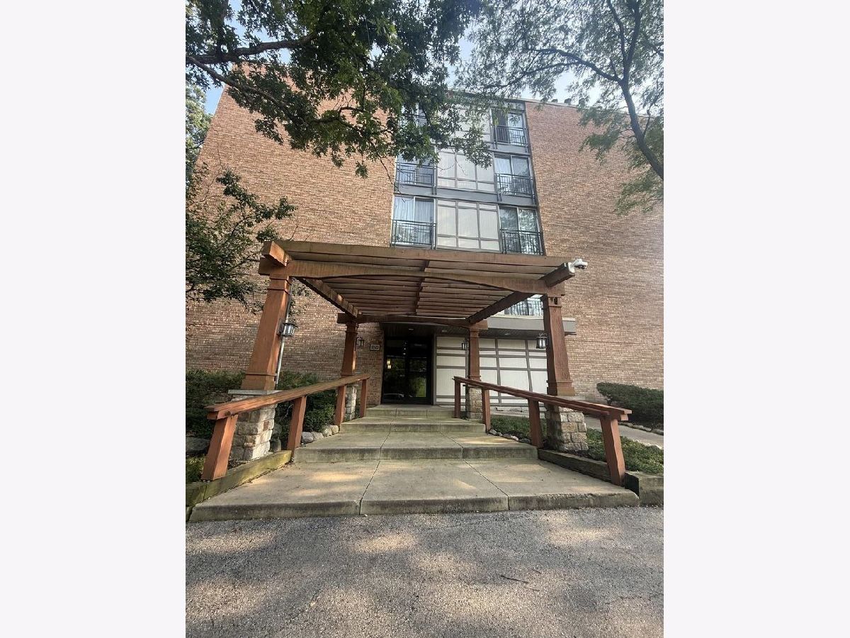  Rented Lisle Illinois, 5820 Oakwood