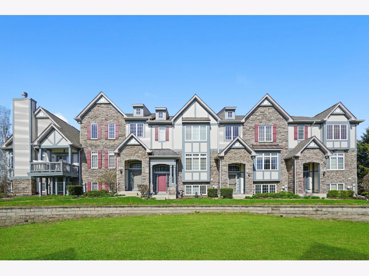 Townhomes & Homes For Sale Easton Park Carol Stream Illinois, 303 Sype Drive