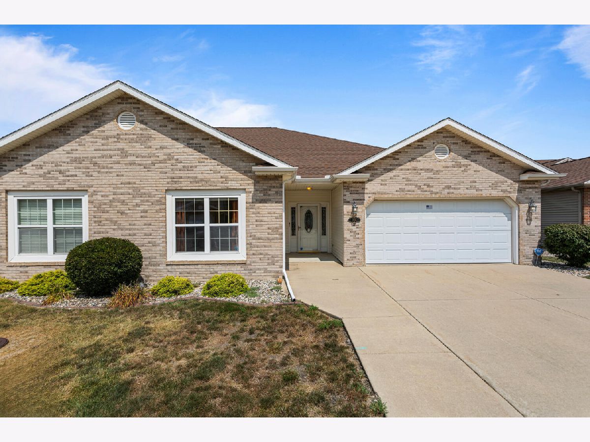 Condos & Townhomes & Homes For Sale Prairie Winds Urbana Illinois, 1916 Prairie Winds Drive