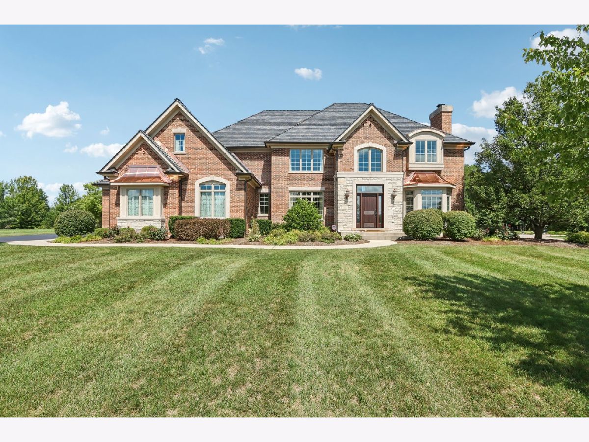 Homes For Sale Meadowood Estates Kildeer Illinois, 21070 Summerfield Court
