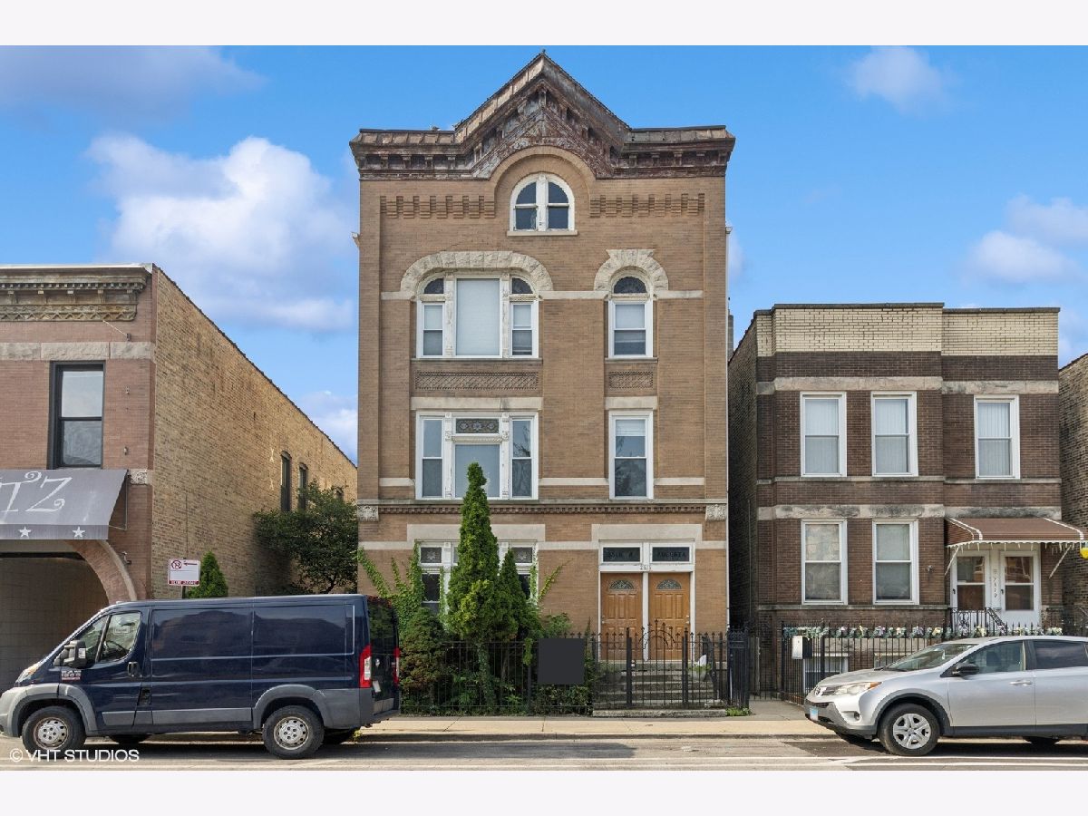 Condos & Townhomes & Homes Rented Ukrainian Village Chicago Illinois, 2515 Augusta