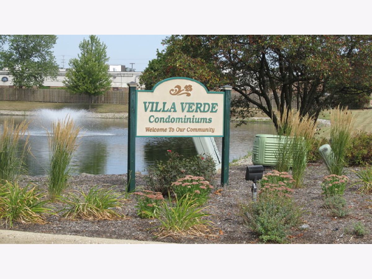 Condominiums Rented Villa Verde Buffalo Grove Illinois, 1 Villa Verde