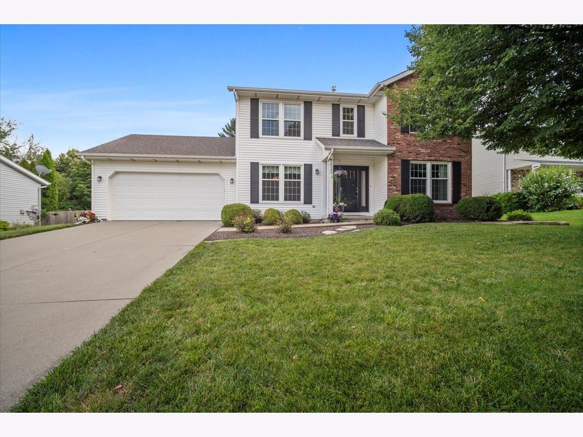 Homes & Condos & Townhomes Sold Royal Pointe Bloomington Illinois, 2813 Dutchess