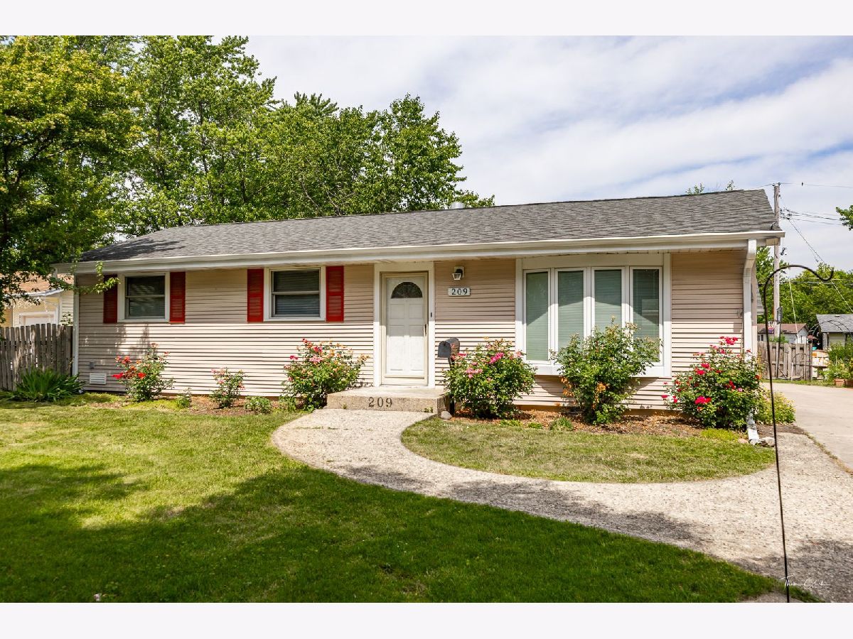  Sold Carol Stream Illinois, 209 Shawnee
