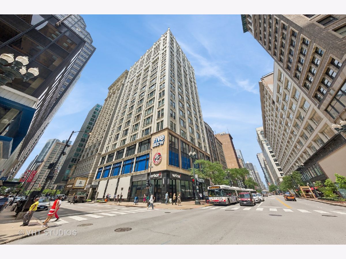 Rented Chicago Illinois, 8 Monroe