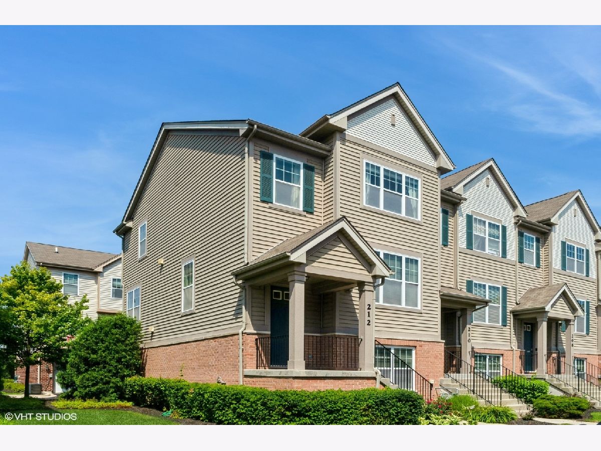  Rented Des Plaines Illinois, 212 Wildflower