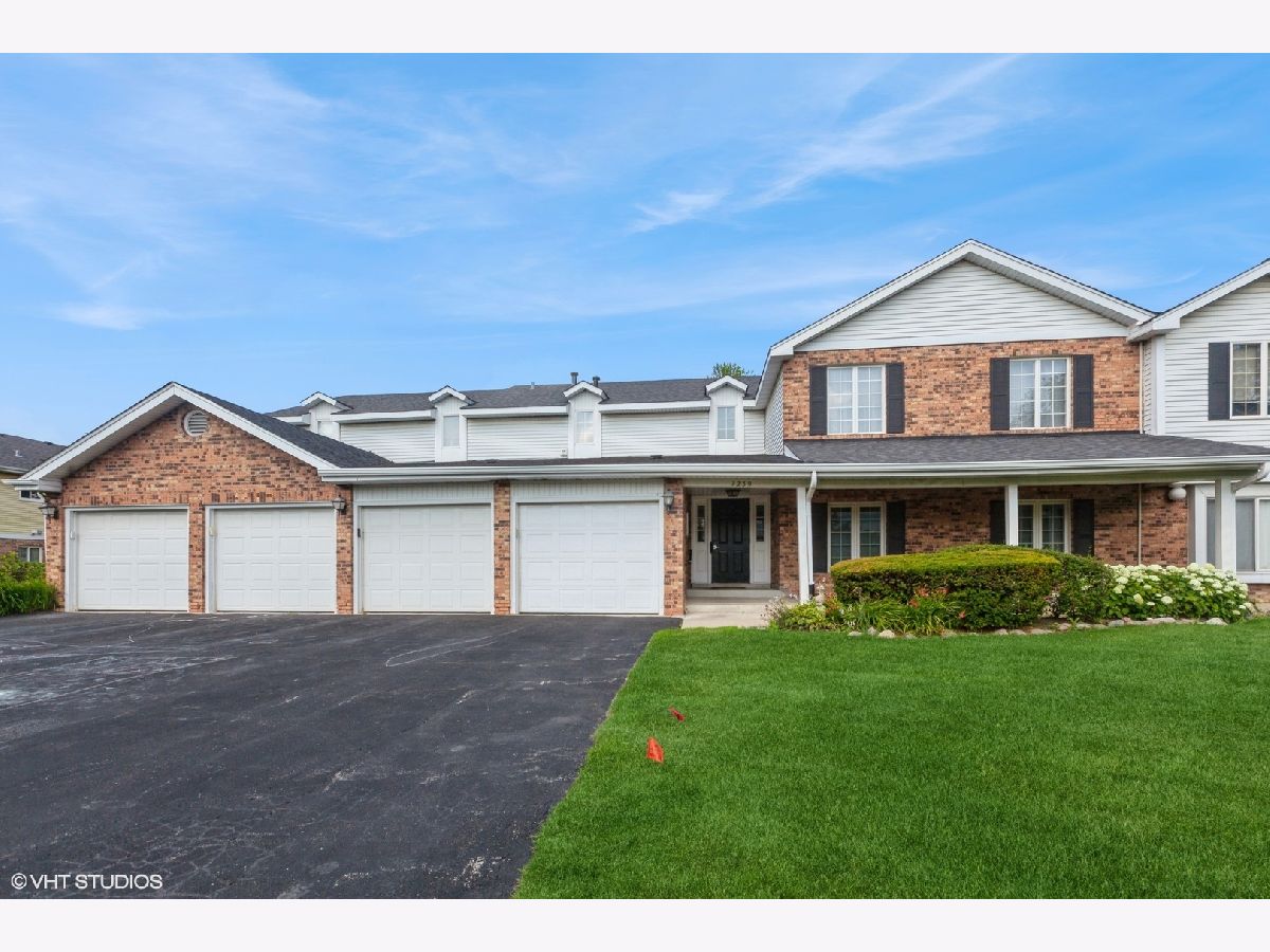 Condominiums Sold Lake Willow Way Willowbrook Illinois, 7230 Adams
