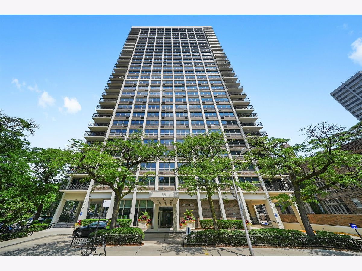 Condominiums Sold Lowell House Chicago Illinois, 88 Schiller