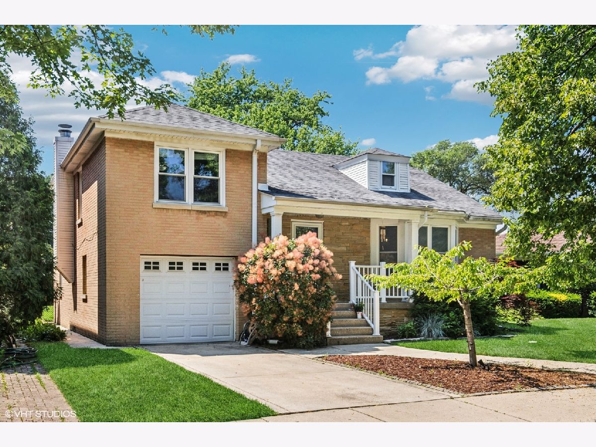 Homes & Condos & Townhomes Sold Sauganash Chicago Illinois, 5862 Keating
