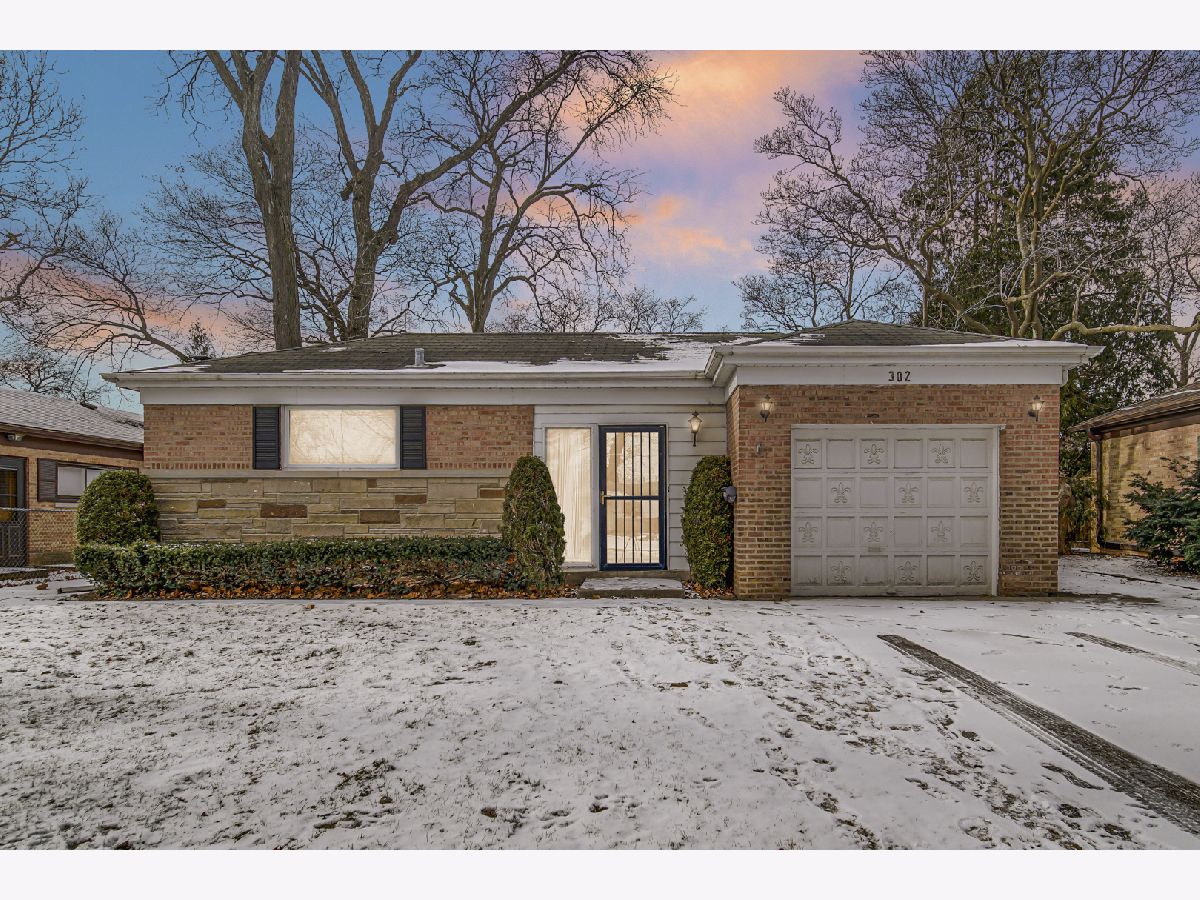  Rented Arlington Heights Illinois, 302 Lincoln