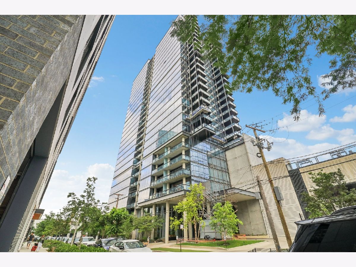  Sold Chicago Illinois, 860 Blackhawk