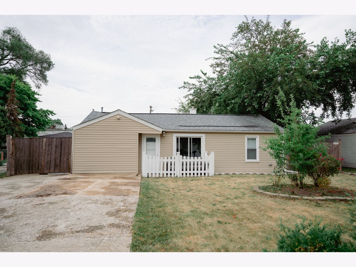  Sold Crest Hill Illinois, 2352 Parkrose