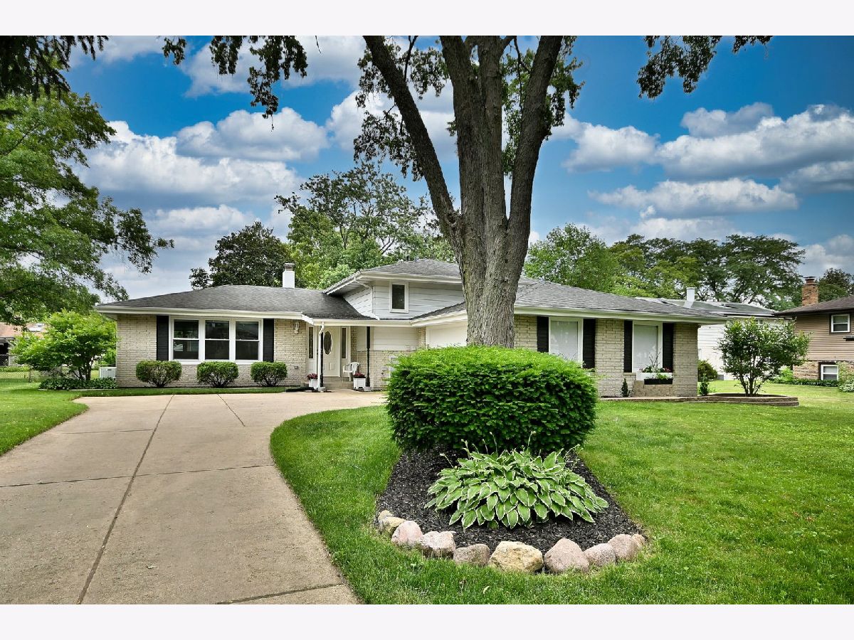 Homes Sold Knottingham Downers Grove Illinois, 7729 Baimbridge