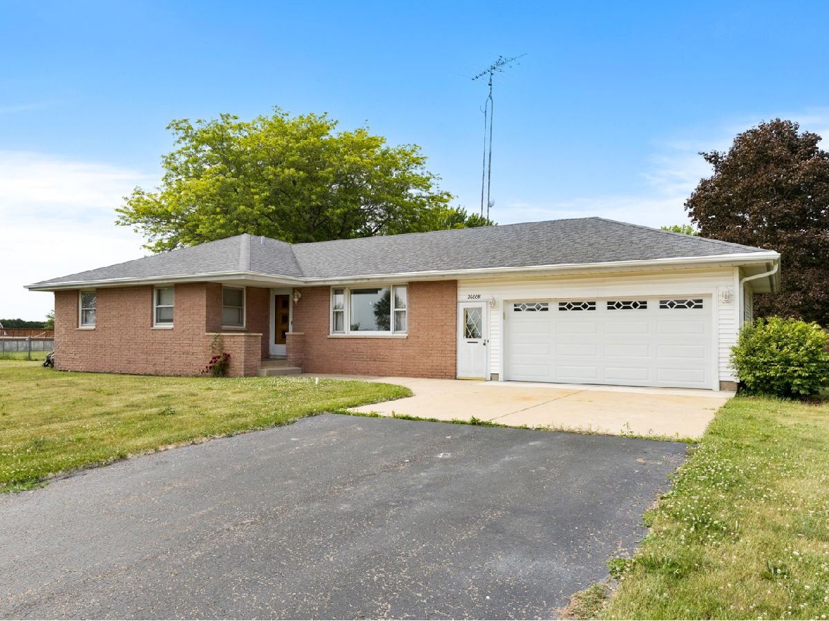  Sold Garden Prairie Illinois, 26008 Helen